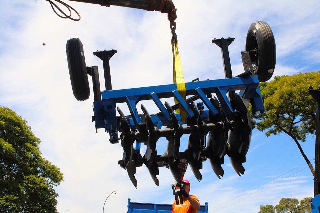 GRADE ROMA ORIUNDA DE EMENDA DO DEPUTADO ZÉ SILVA CHEGA EM CLARAVAL 