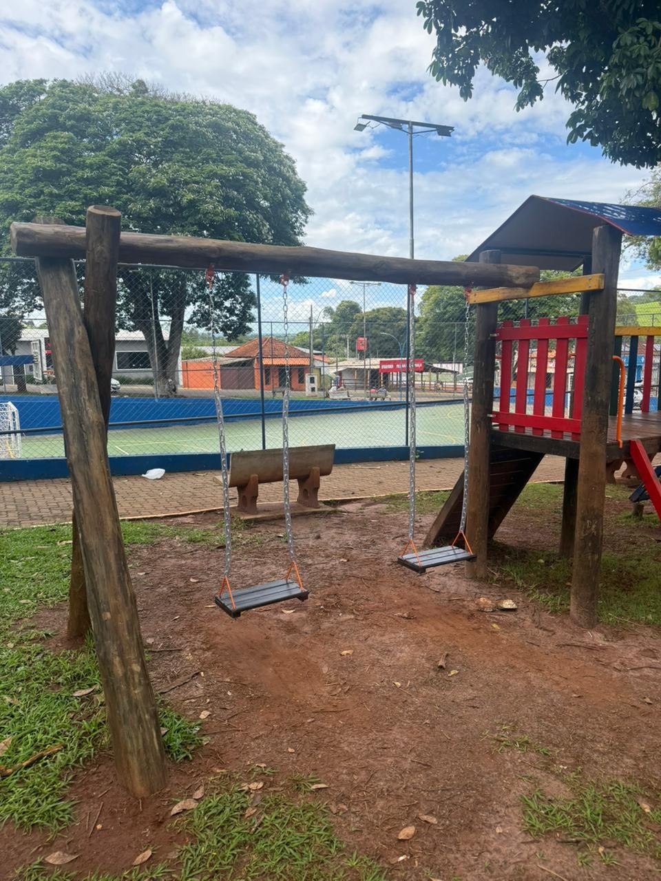 PREFEITURA PEDE O APOIO DA POPULAÇÃO PRA ACABAR COM VANDALISMO E FURTOS EM PARQUES INFANTIS DA CIDADE