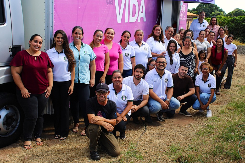 PREFEITO VISITA CAMINHÃO “EXPRESSO DA VIDA” E REFORÇA AÇÕES DE PREVENÇÃO À SAÚDE DA MULHER EM CLARAVAL