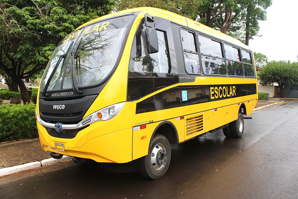 NOVO MICRO-ÔNIBUS É INCORPORADO À FROTA DA EDUCAÇÃO DE CLARAVAL