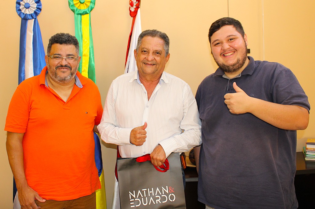 EMPRESÁRIOS FRANCANOS DA MÚSICA SERTANEJA SÃO RECEBIDOS POR ZÉ REINALDO