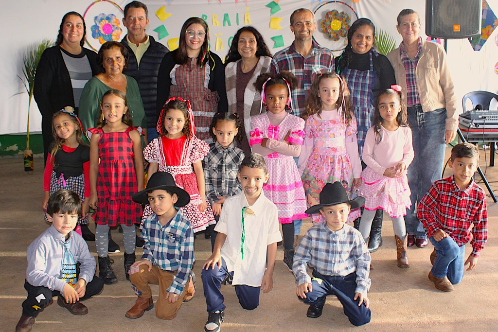 ARRAIÁ DA ESCOLA MUNICIPAL SÃO GERALDO CELEBRA A CULTURA JUNINA E FORTALECE A UNIÃO DA COMUNIDADE RURAL