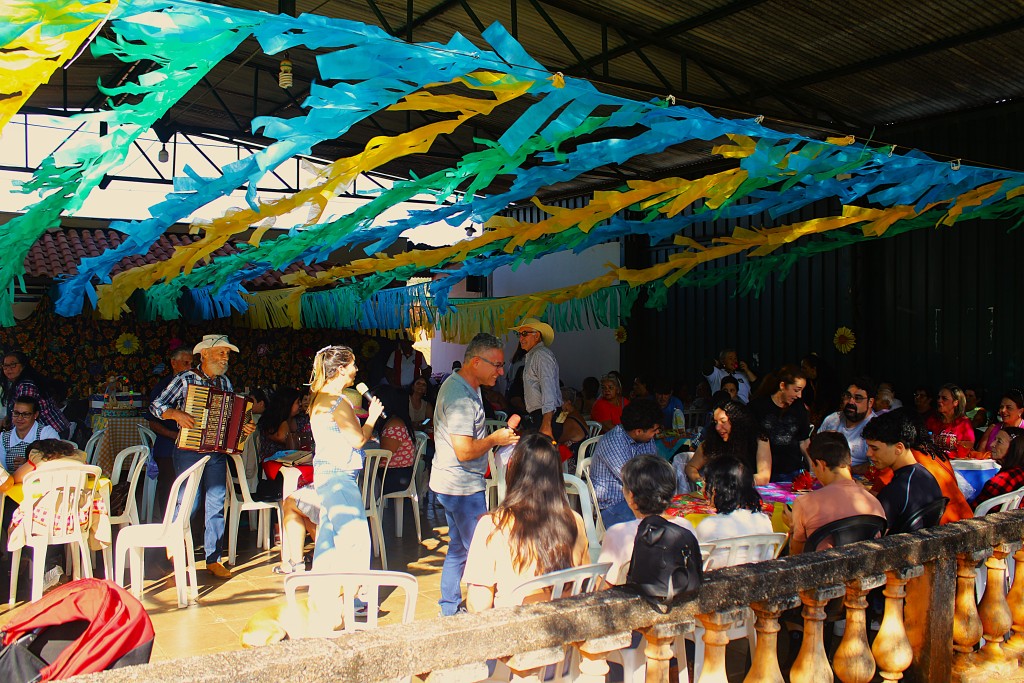 FESTA JUNINA REÚNE USUÁRIOS E FAMILIARES DO CENTRO DE CONVIVÊNCIA E CULTURA JARDIM DOS PENSAMENTOS