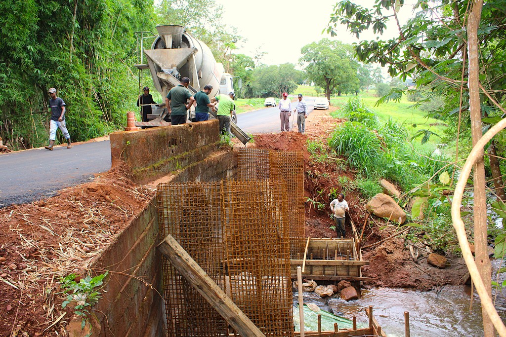 NOVA BASE PARA AMPLIAR PONTE NA ESTRADA DOS ANDRADES É CONCRETADA
