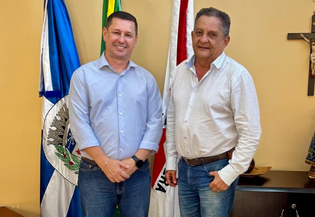 PREFEITO RECEBE VISITA DE ASSESSOR PARLAMENTAR DO DEPUTADO CÁSSIO SOARES